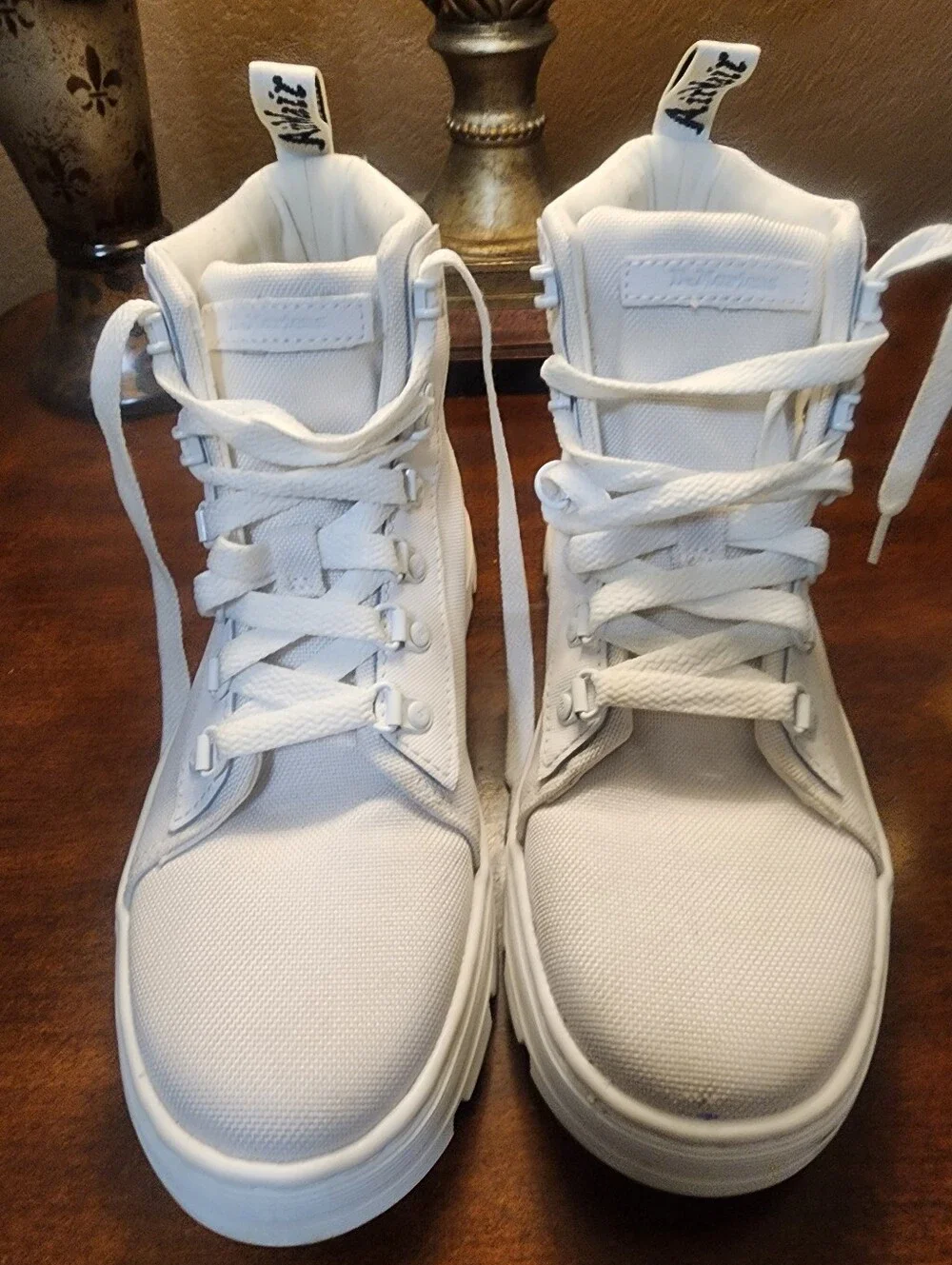 Unisex Doc Martens All-White High Top Boots Sz.8